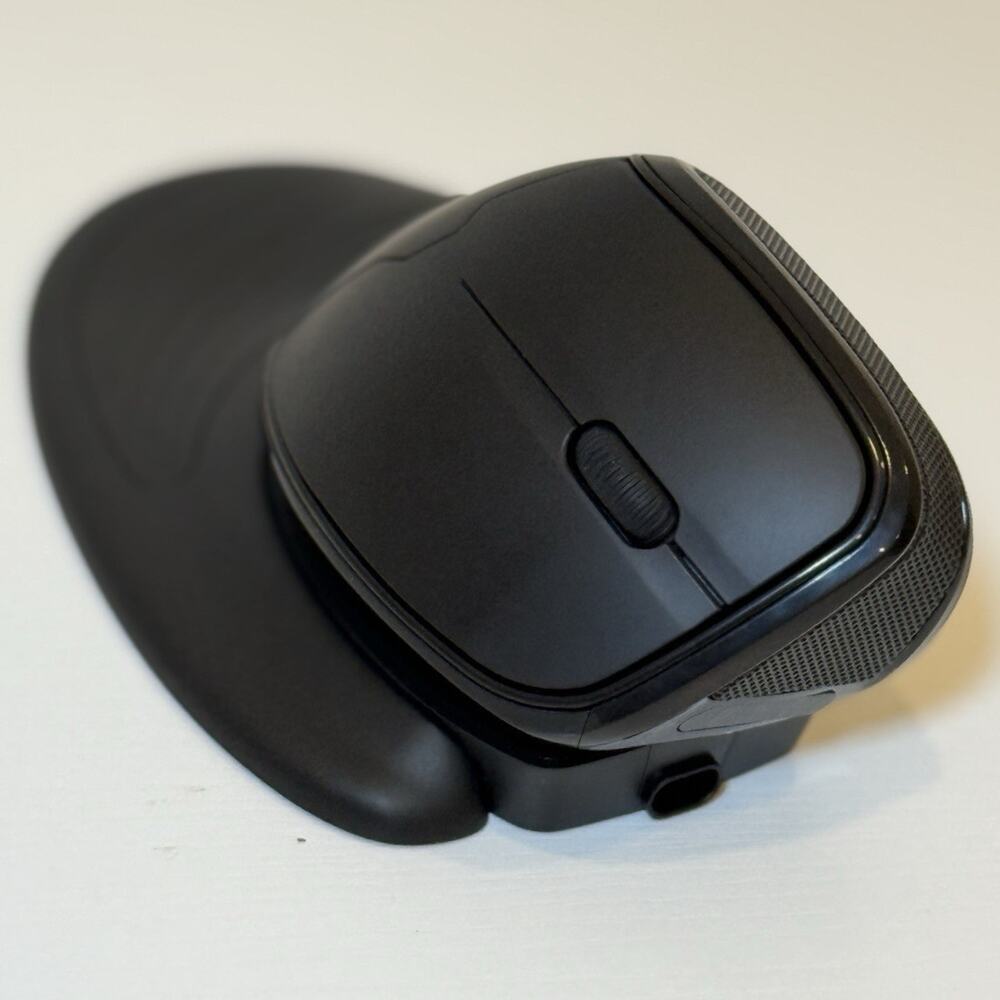 Wireless Ergonomic Vertical Mouse 3600 DPI RGB 6 Buttons USB Rechargeable Black